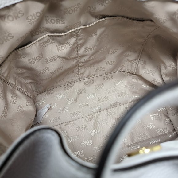 COPY - Chain Tote Shoulder Bag - Picture 3 of 13